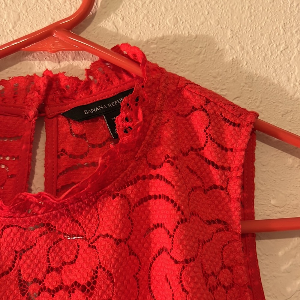 Banana Republic sleeveless lacy shell top - Picture 6 of 10